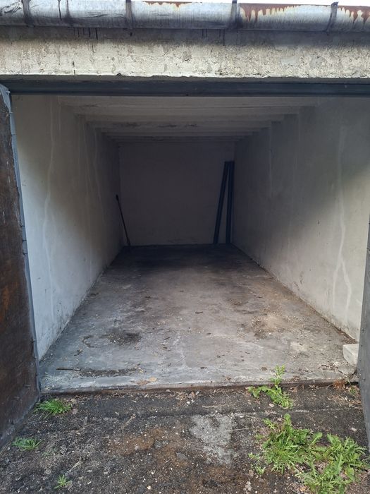 Garaż murowany  schowek przechowalnia 20m2 sulejowek wynajem