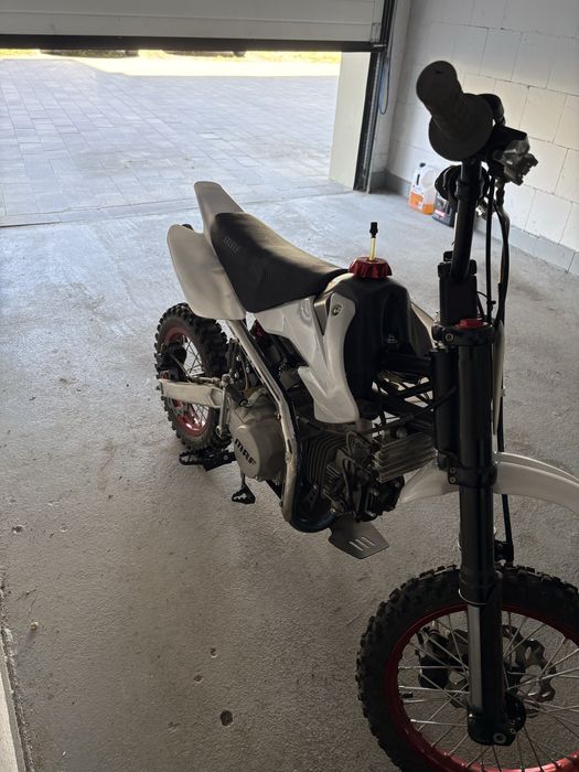 Pitbike mrf 140.