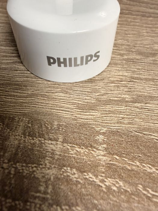 Продам зарядку на зубную щетку филлипс