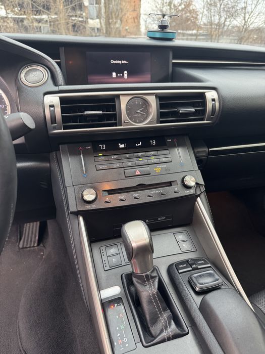 Продам стильний Lexus IS 2014