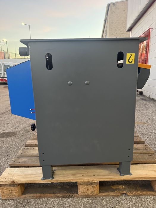 Maquina de Cortar e dobrar ferro (nova)