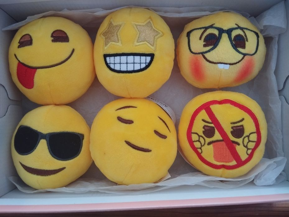 Conjunto de 6 peluches emoji