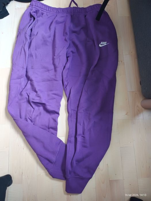 fioletowe spodnie nike