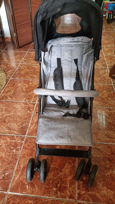 Conjunto de cadeira auto, carrinho de passeio e tapete educativo .