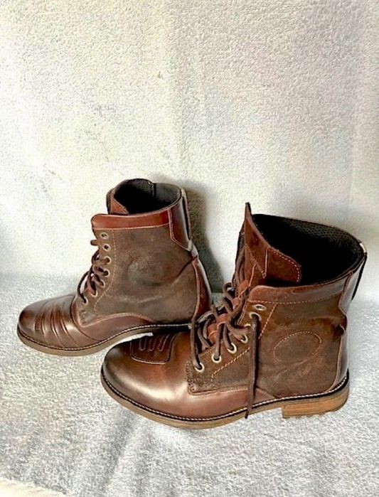 Botas couro Revit