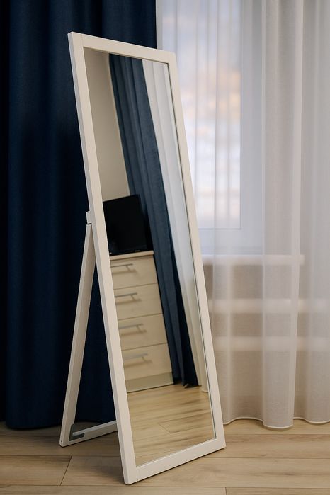 Зеркало напольное