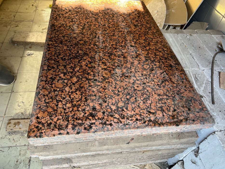 Продам б/в гранітні плити для будинку, дачі