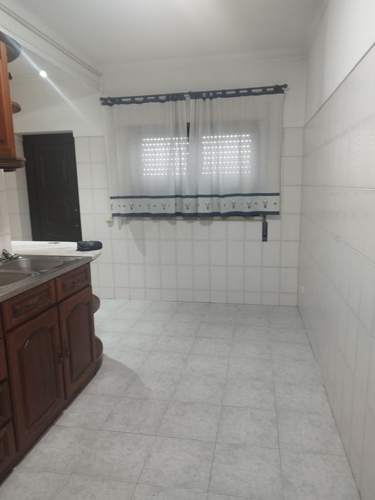 T3, arrenda-se a cinco minutos do centro da cidade Coimbra