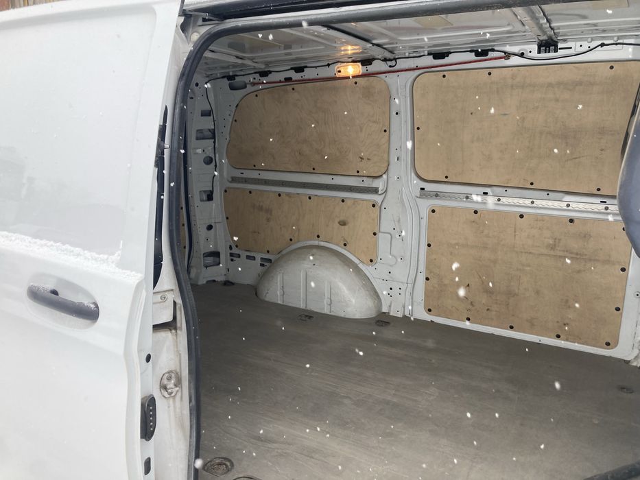 Мерседес Бенс eVito