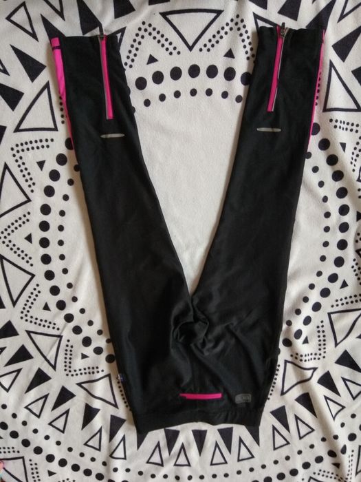 Czarne legginsy sportowe 122 Swedemount