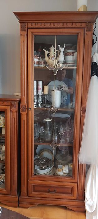 Duża komoda i witryna z kolekcji Bydgoskie Meble Firenze