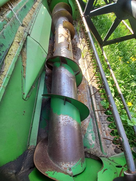 Комбайн John Deere 1042