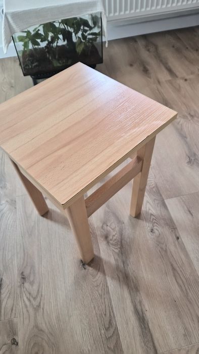 Taboret stołek klasyczny