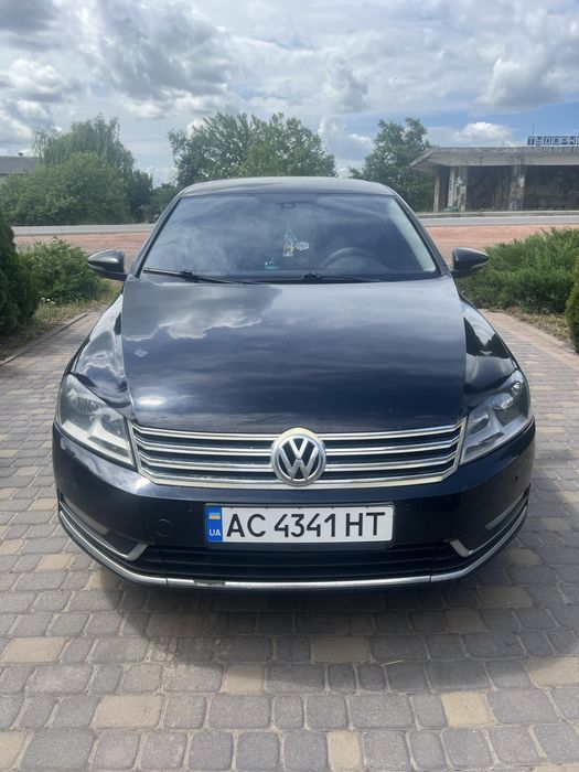 Volkswagen Passat б7 седан 2.0 TDI