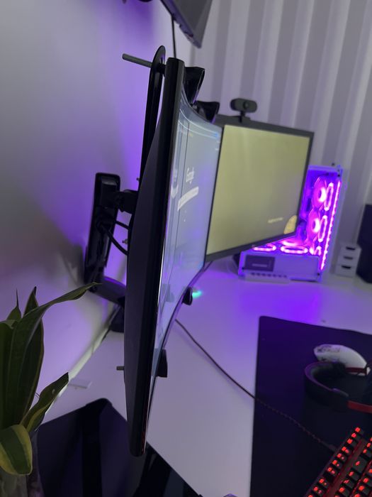 Pc gaming RTX 5060 ti + Monitor curvo samsung 144hz