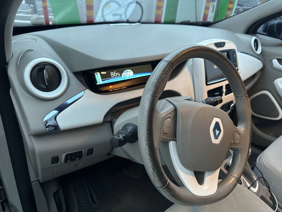 Продам рено zoe