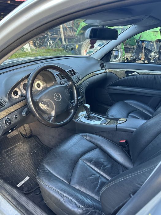 Mercedes E280 3.0 benzyna, 211
