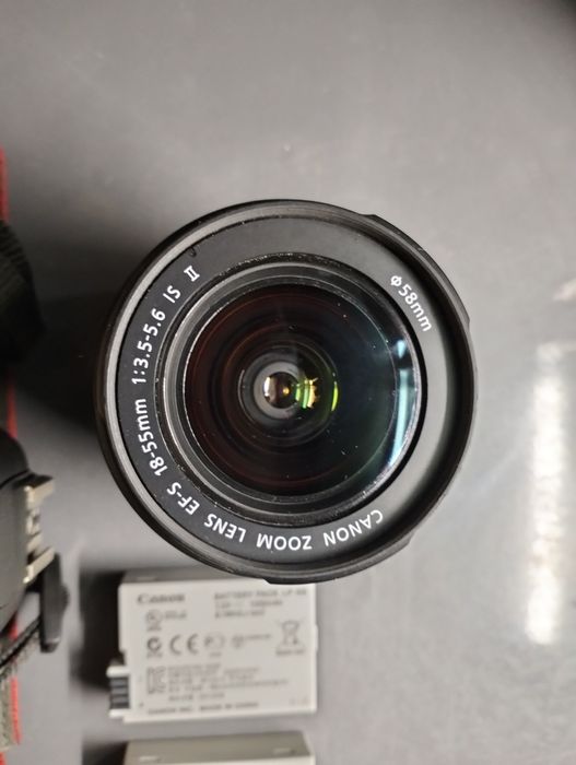 Máquina DSLR Canon 600D kit