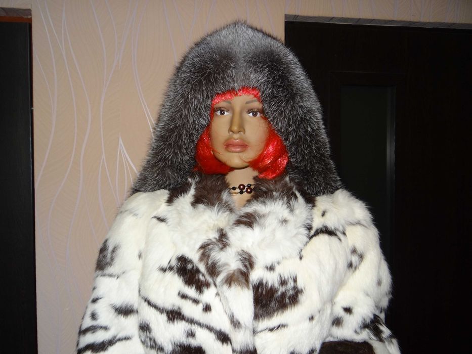 Czapka , futro naturalne z lisa , lisów . Czapka eskimoska