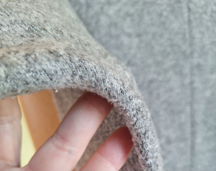 mięciutki szary sweterek