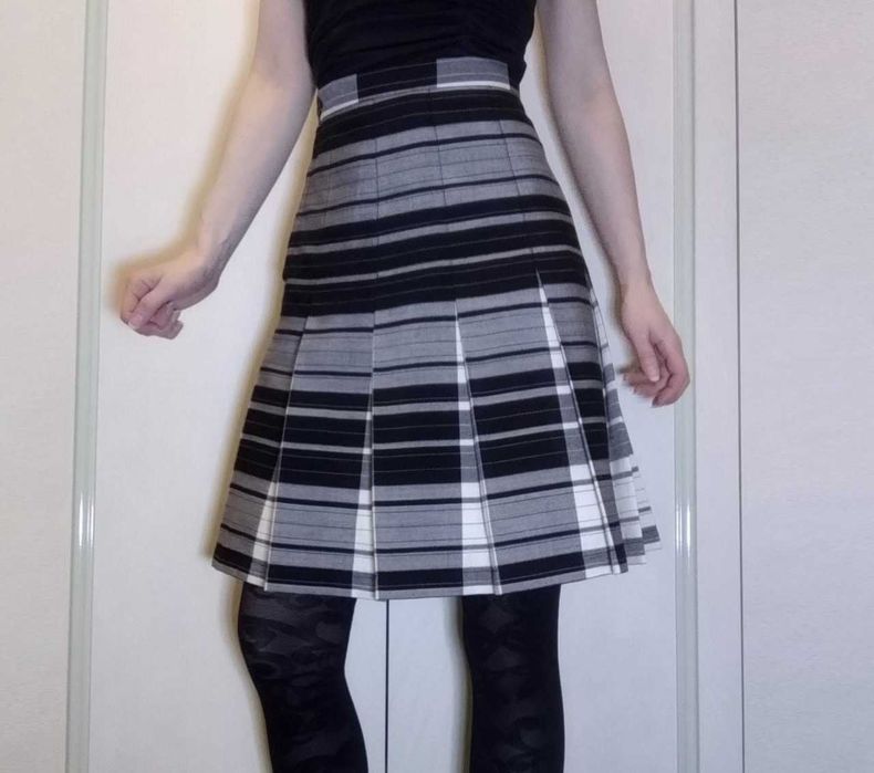 Юбка серая в полоску теплая на девочку спідниця на дівчинку 155-164