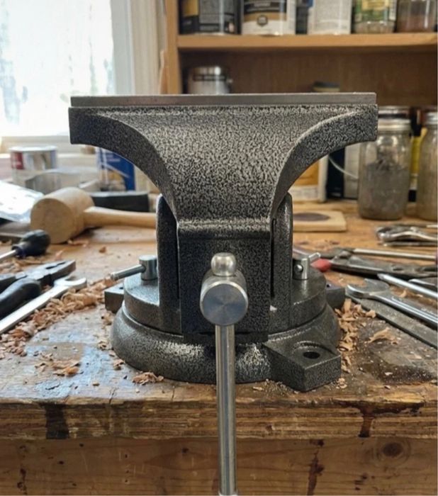 Solidne imadło ślusarskie obrotowe z kowadłem żeliwne 360 hartowane
