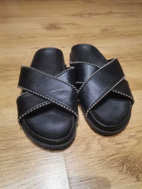 Sprzedam klapki zakupione Reserved raz założone.