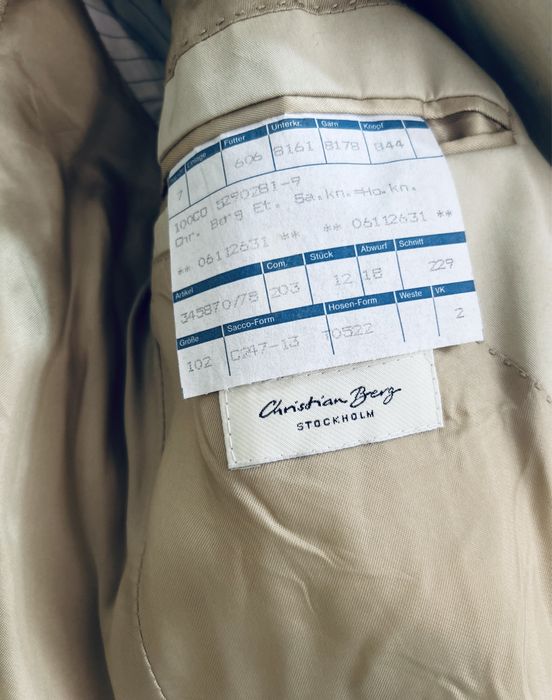 Marynarka Christian Berg stylowa hladka kremowa