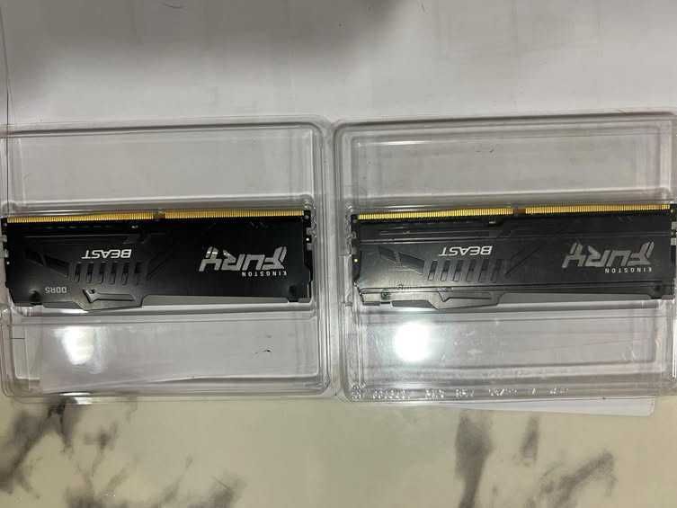 2x Kingston Fury Renegade 6400MT/s 16GB (32GB)