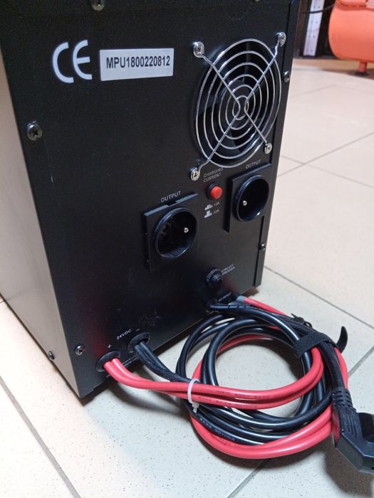 Инвертор ДБЖ 1800вт. (1.8квт) 24/220