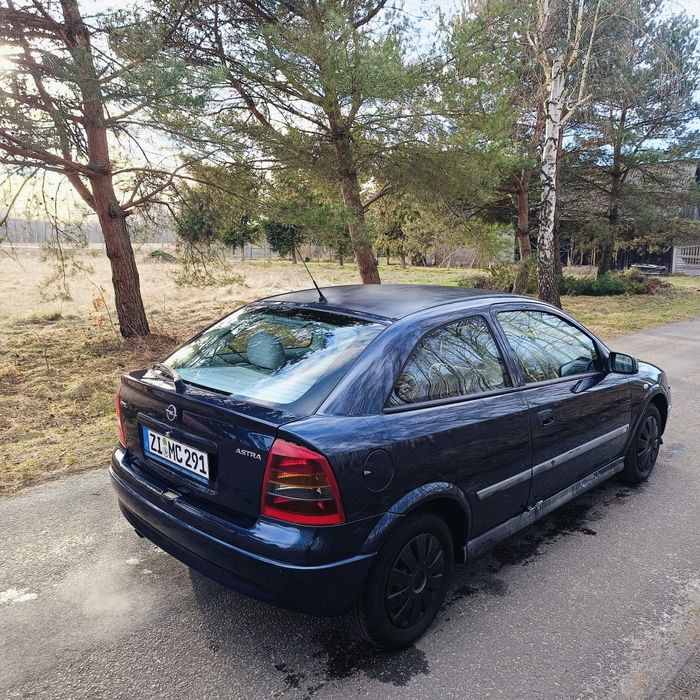 Opel Astra 1,6i z282 na części