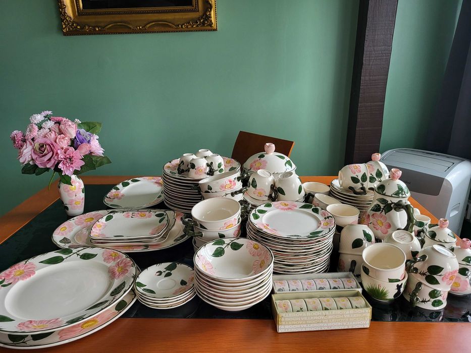 Venda Exclusiva: Serviço de Jantar/Chá Villeroy & Boch 'Wild Rose'