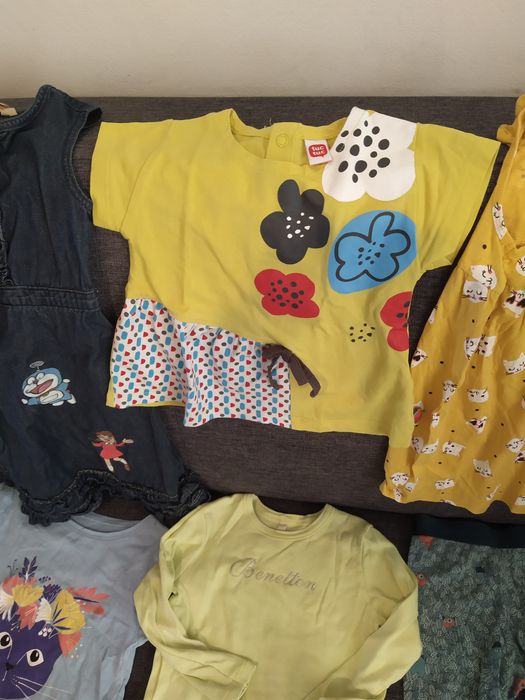 Lote 30 -  20 peças de roupa de menina Verão 2 anos