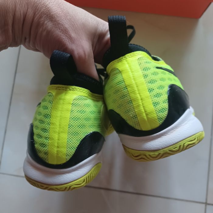Buty Nike AIR ZOOM Ultra React HC do tenisa 42/26,5 cm