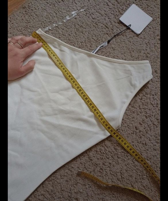 Długa sukienka M na jedno ramię