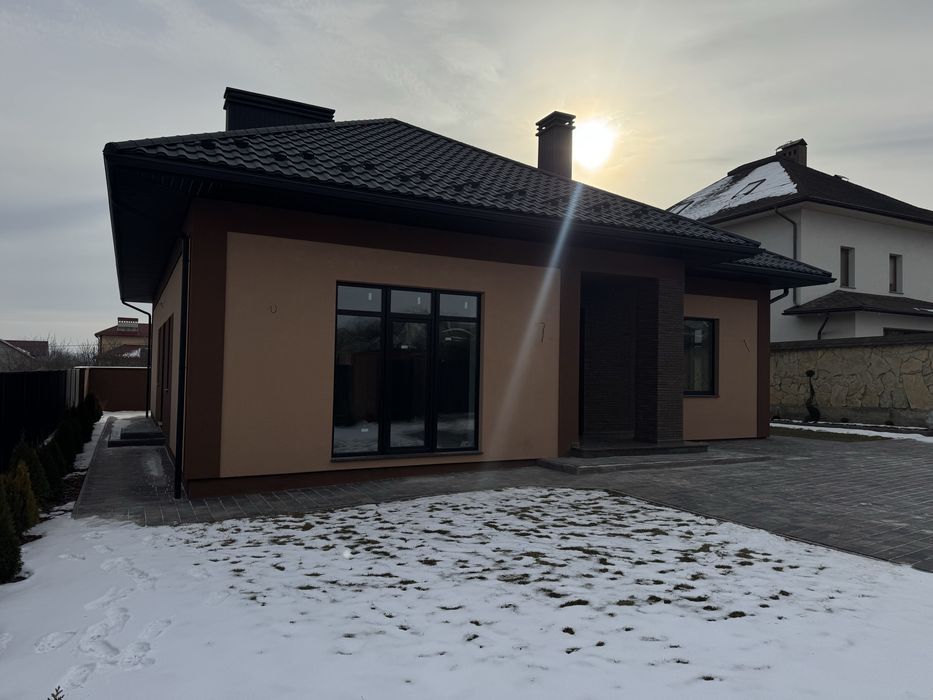 Новий будинок в с.Коровія