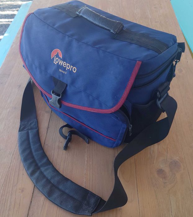 Lowepro Nova 5, bolsa de ombro para câmaras fotográficas.