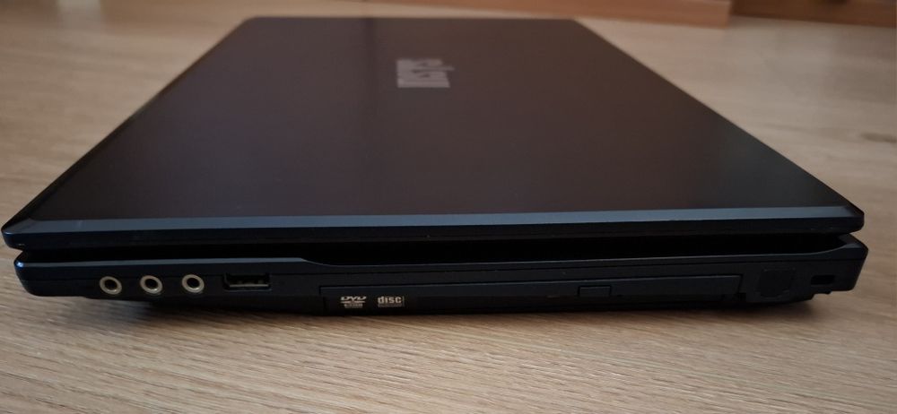 Portátil Insys W76TUN