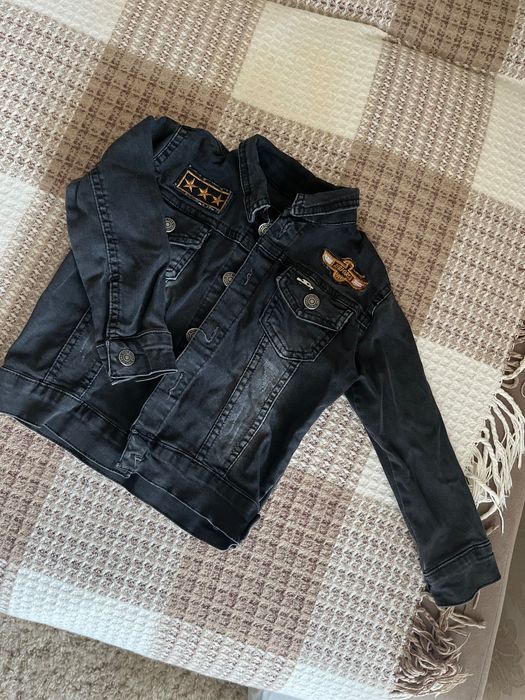 Джинсова куртка на хлопчика чорна