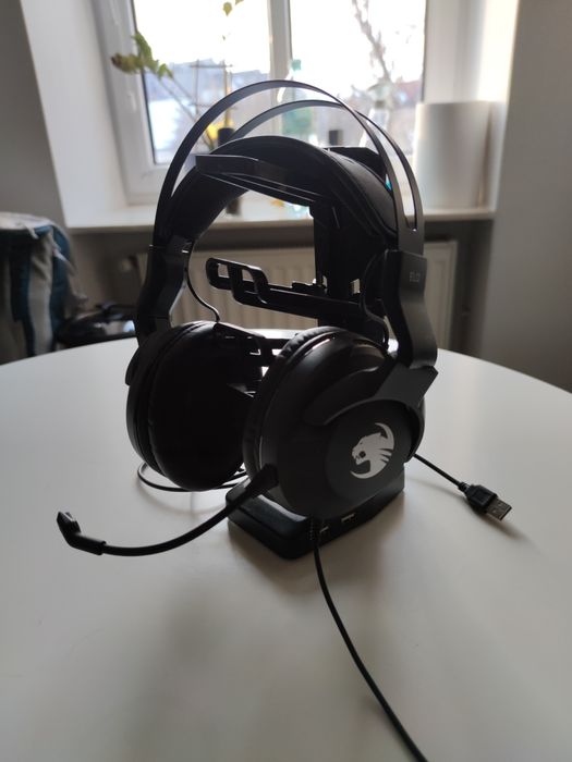 Stojak na słuchawki, pad, etc, Ultradesk Beam 4xUSB Nieużywany