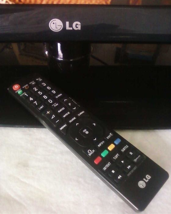 TV LG 42" (106,7cm) Full HD COM COMANDO