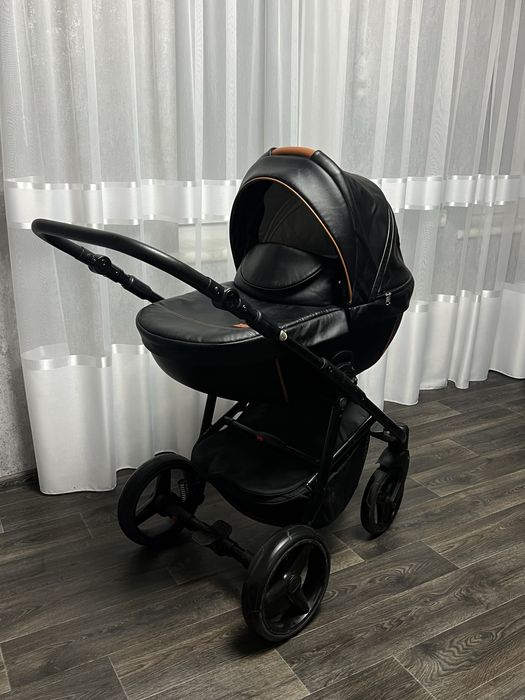 Продам коляску 3 в 1
