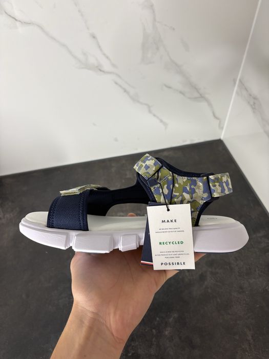 Sandały  tommy hilfiger biale rozmiar 37