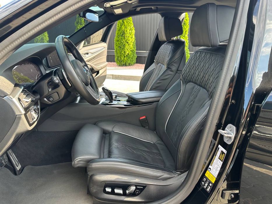 BMW G30 M550i 2022