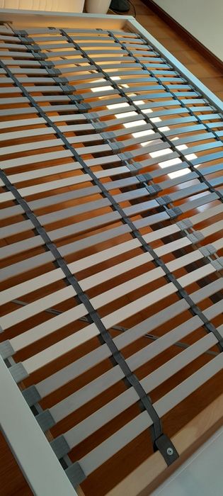 Estrado IKEA para cama de casal 160x200