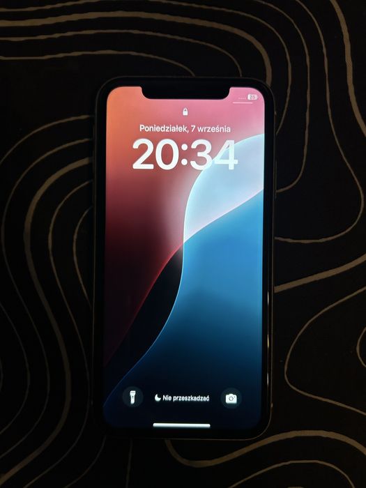 Iphone 11 128gb +3 etui i kabel