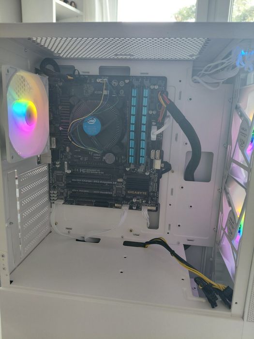 Tani Komputer gamingowy i5-4440/16GB RAM/120 GB SSD/RGB (Baza)