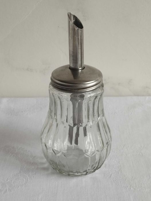 Stara cukiernica z okresu PRL-u