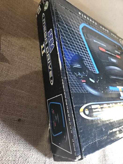 Megadrive 2 com caixa