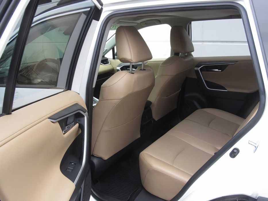 Toyota RAV4      2020